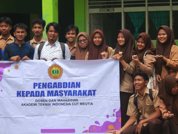 Pembuatan Lilin Aromaterapi Untuk Meningkatkan Kreativitas Siswa di MAs Al Wasliyah 29 Kota Binjai